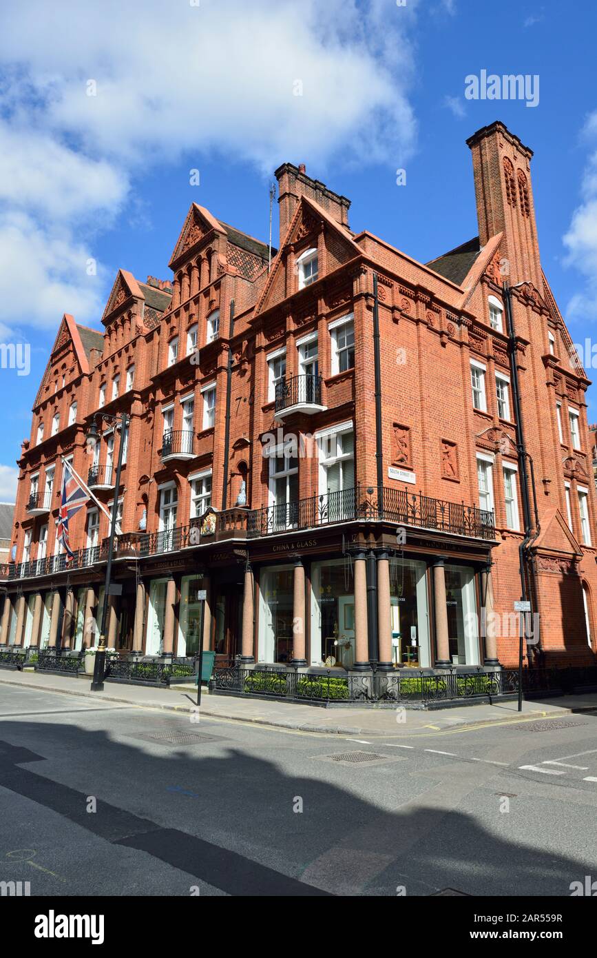 Junction of South Audley Street and South Street, Mayfair, West London