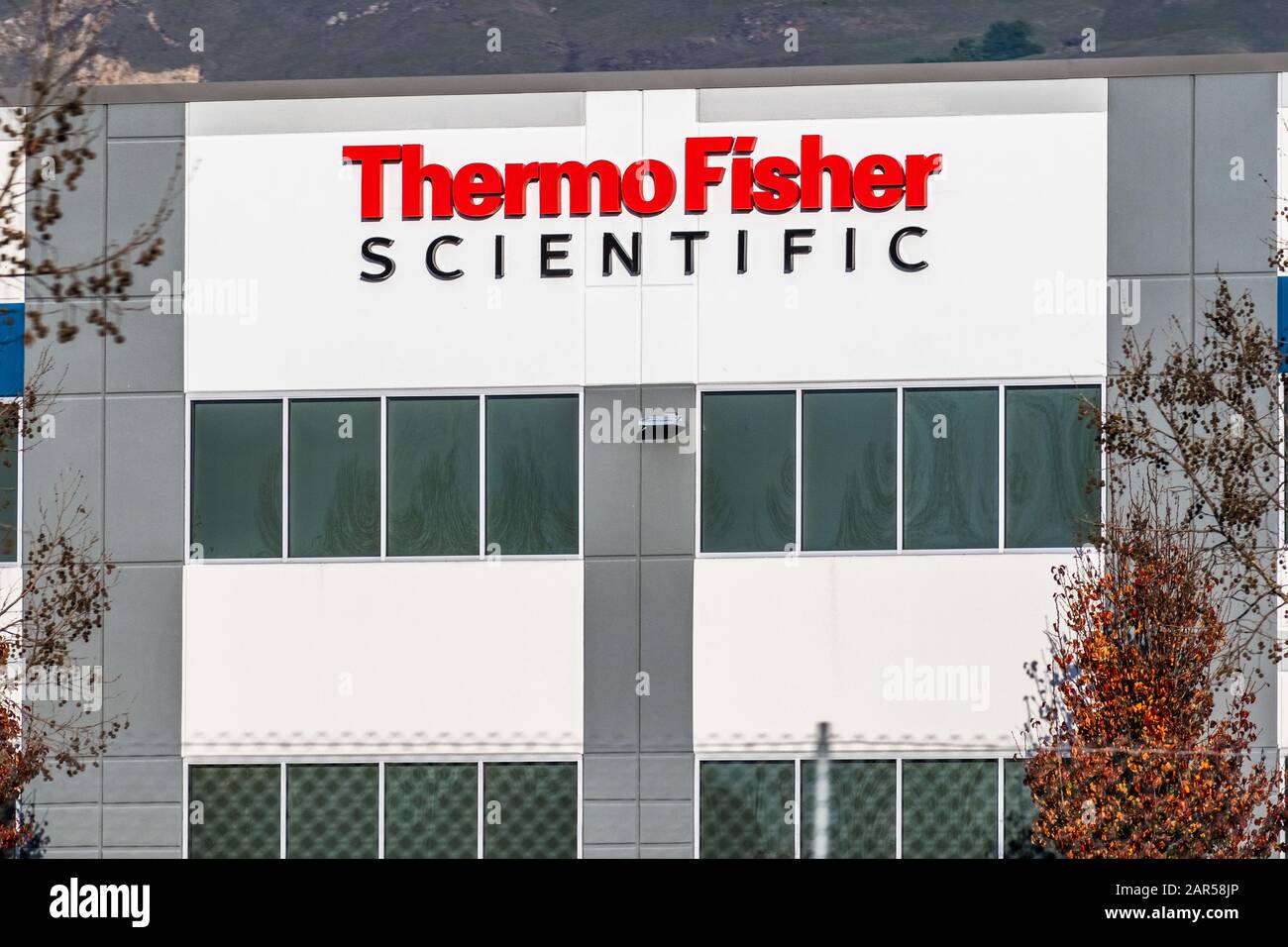 Jan 3, 2020 Fremont / CA / USA - Thermo Fisher Scientific facilities in Silicon Valley; Thermo Fisher Scientific is an American biotechnology product Stock Photo
