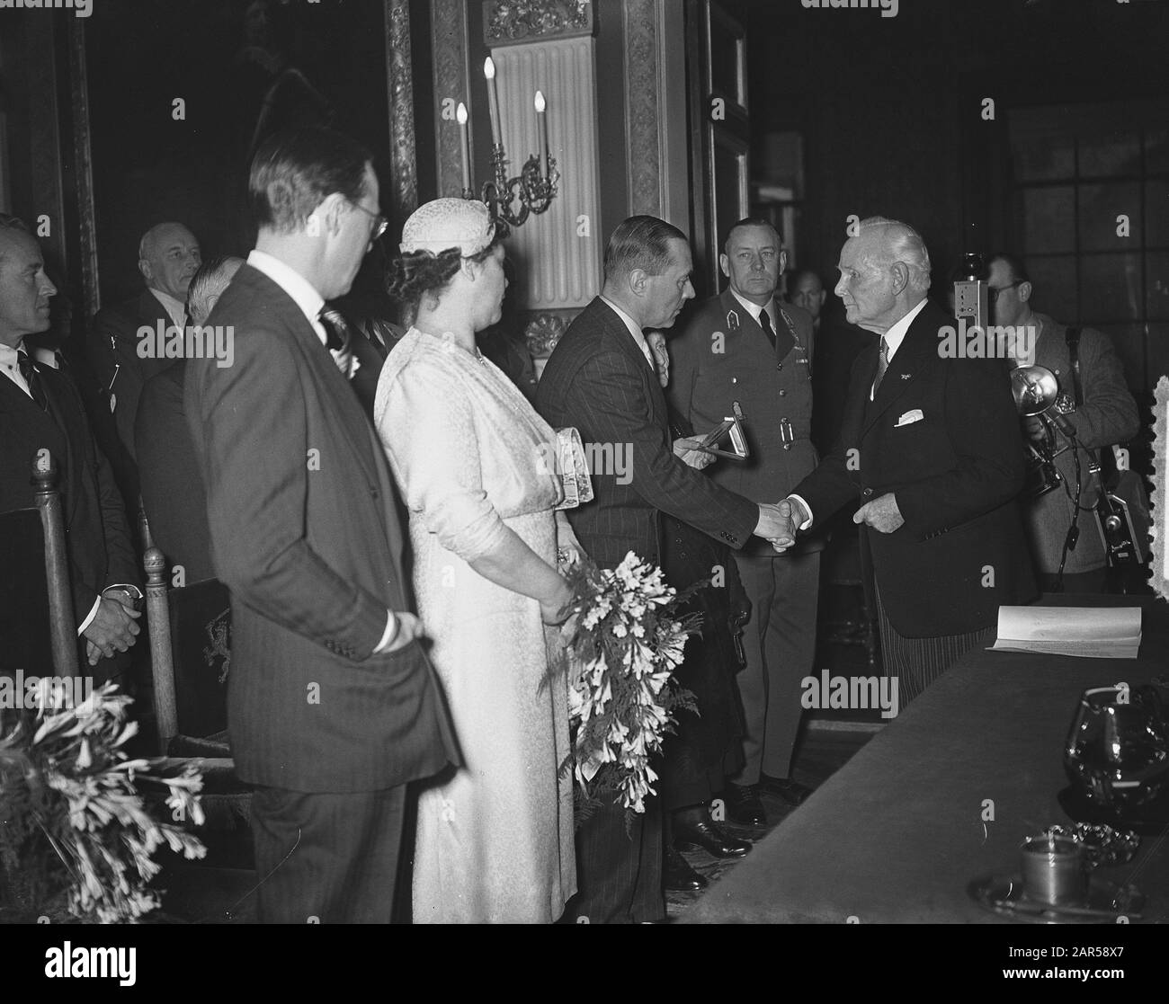 Awards General Cutters Medal to Lieutenant General Aler, with Prince ...