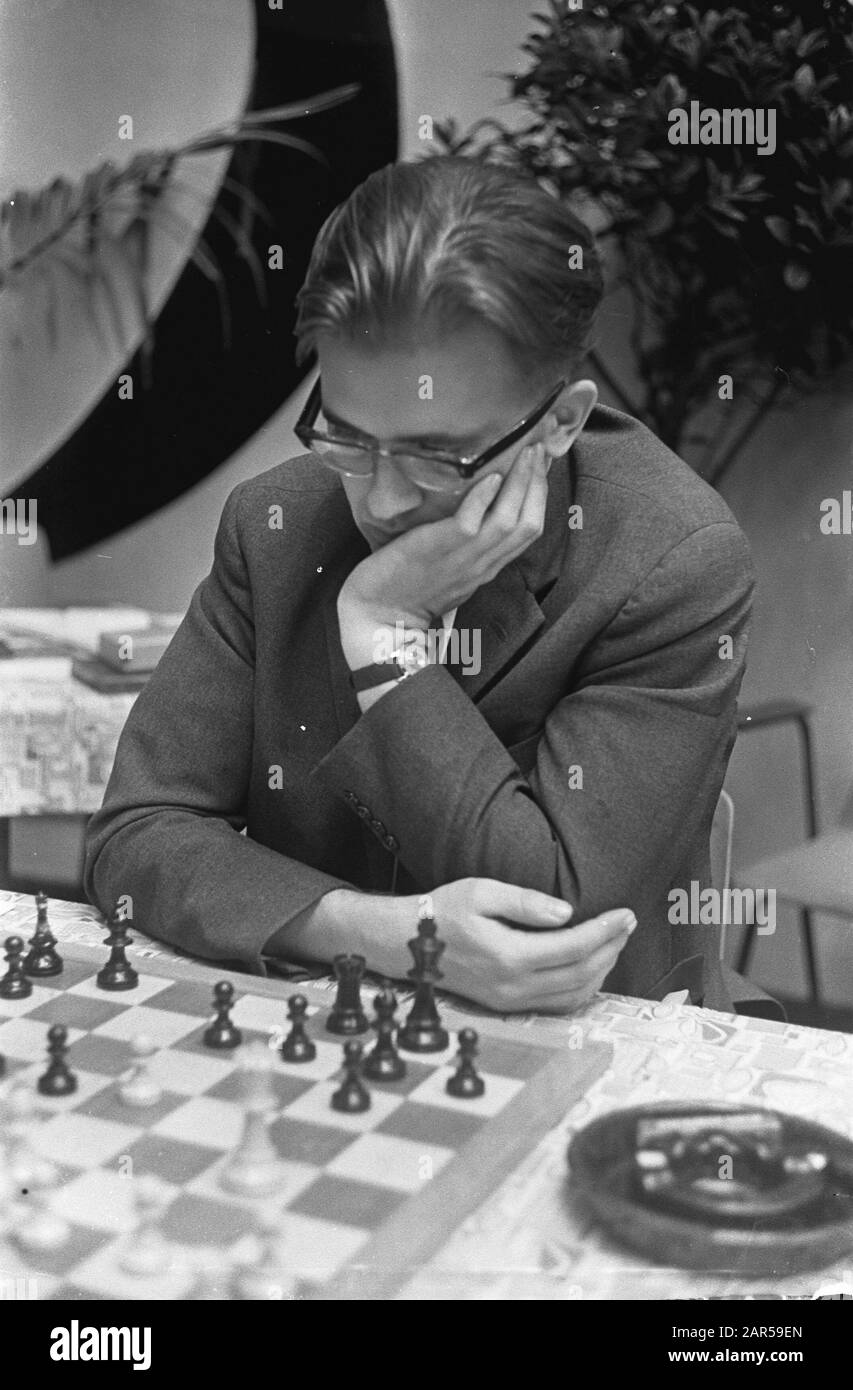 Grandmaster chess Black and White Stock Photos & Images - Alamy