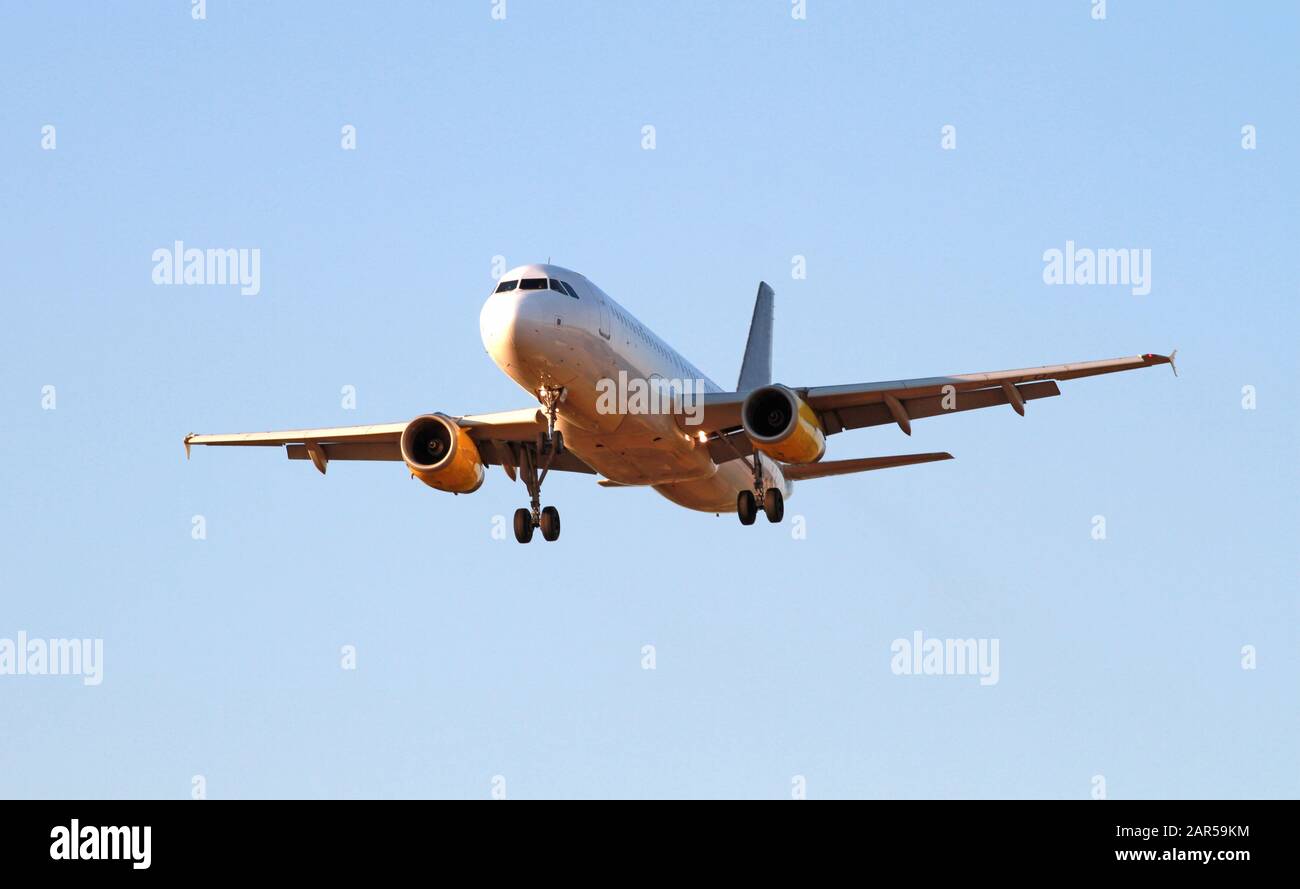 Aircraft carrier landing hi-res stock photography and images - Alamy