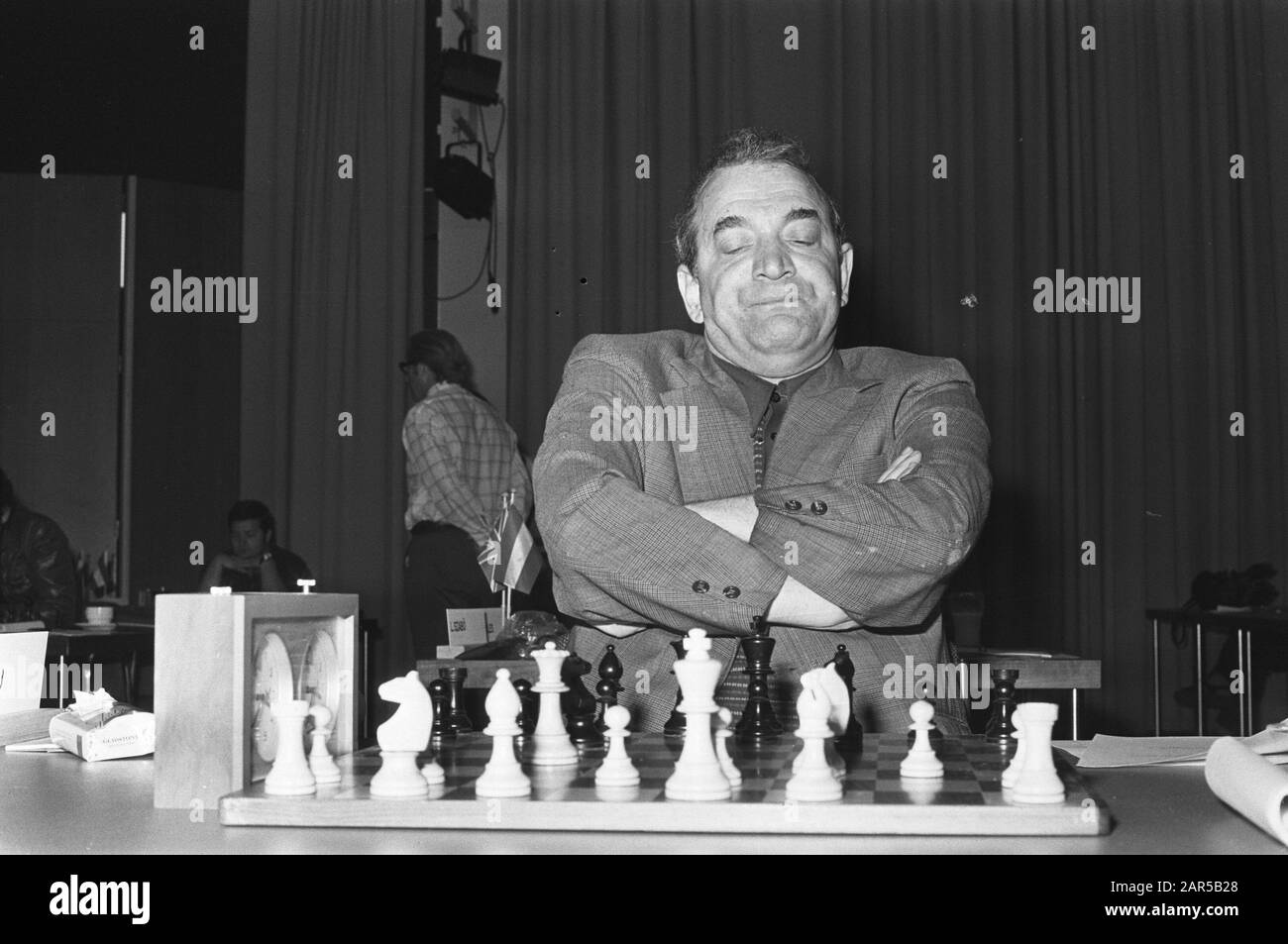 Kasparov pays tribute to Korchnoi