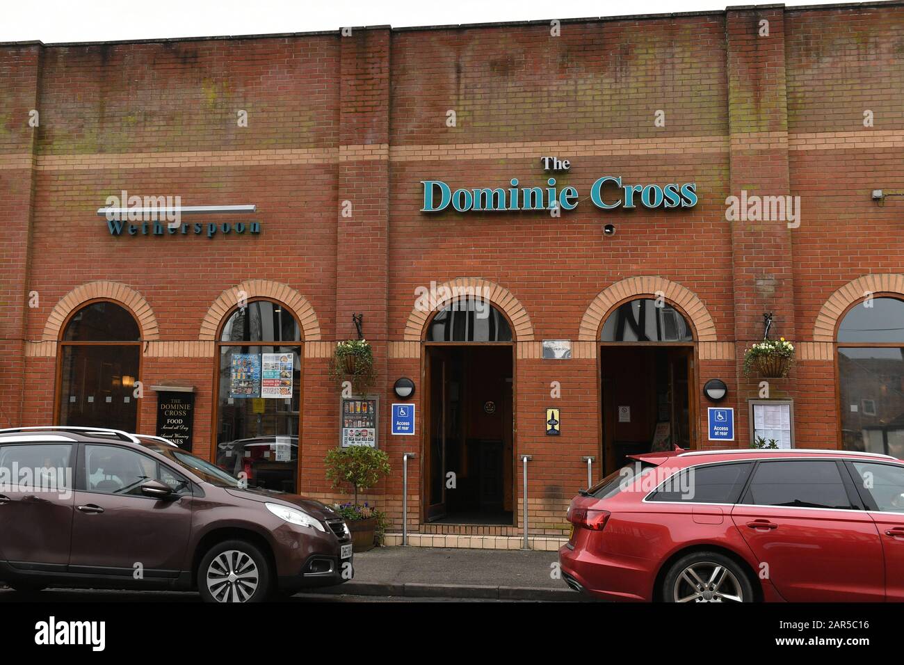 The Dominie Cross pub in Retford, Nottinghamshire, near to where footballer Jordan Sinnott was assaulted in the early hours of Saturday morning. 25-year-old Sinnott died in hospital shortly before 6pm on Saturday. Stock Photo