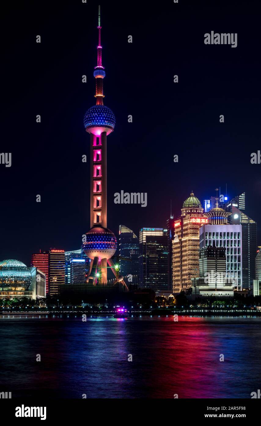 Shanghai waterfront trading hi-res stock photography and images - Alamy