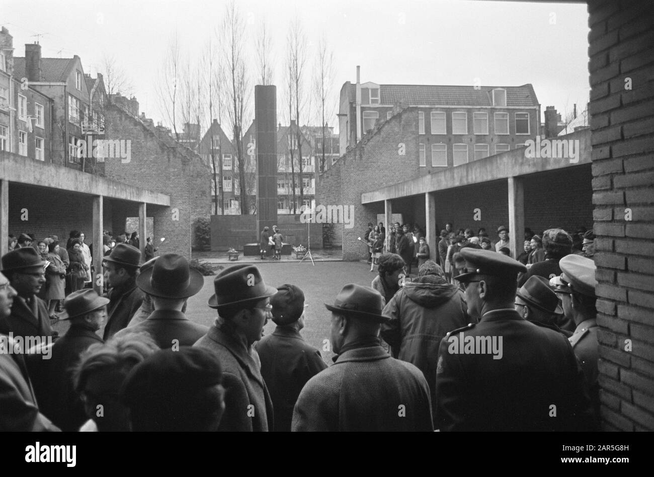 Annual commemoration of Nazi victims in the Hollandsche Schouwburg ...
