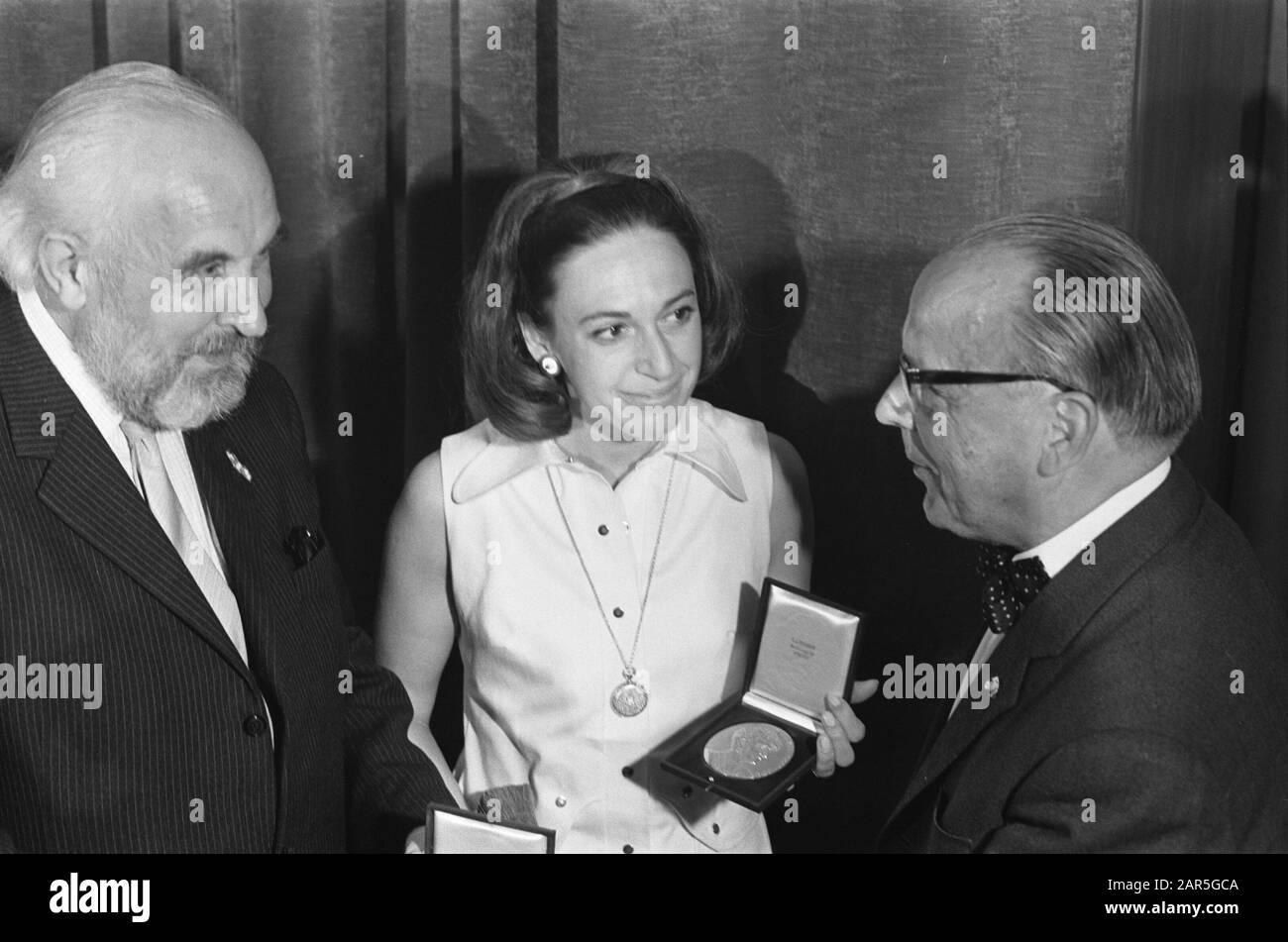 annual-theatre-awards-in-the-hague-awarded-by-hans-tiemeijer-trins