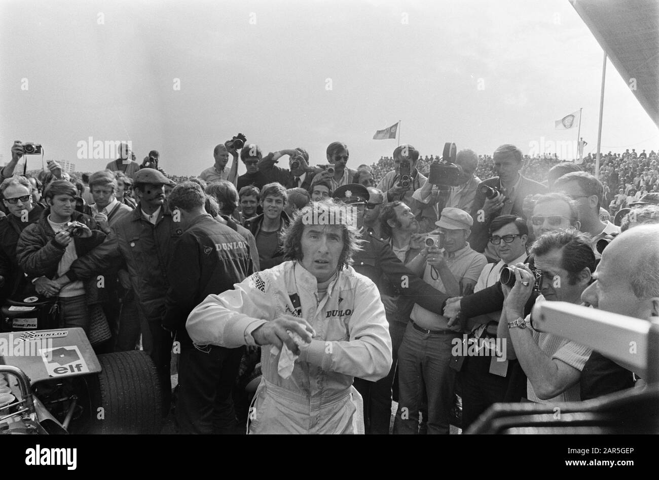 Grand Prix van Nederland 1969 Formula I in Zandvoort  Jackie Stewart immediately after the race Date: 21 June 1969 Location: Noord-Holland, Zandvoort Keywords: racing drivers, car races Personal name: Stewart, Jackie Stock Photo