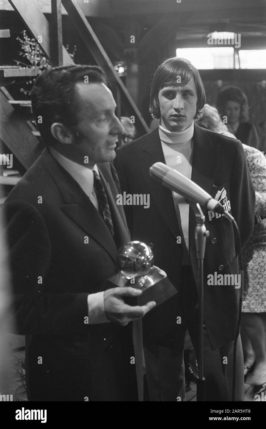Ballon d'or france football Black and White Stock Photos & Images - Alamy