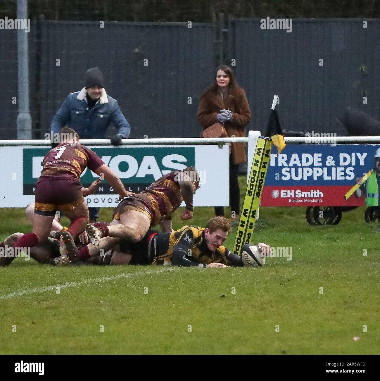 25.01.2020, Hinckley, Leicester, England. Rugby Union, Hinckley rfc v Sedgley Park rfc.   Henry Povoas seals a man of the match performance by scoring a try for Hinckley  in the 64th minute of the RFU National League 2 North (NL2N) game played at the Leicester  Road Stadium. Stock Photo
