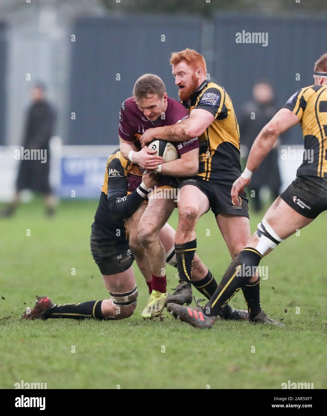 25.01.2020, Hinckley, Leicester, England. Rugby Union, Hinckley rfc v Sedgley Park rfc.   Oli Glasse on the charge Sedgley Park during the RFU National League 2 North (NL2N) game played at the Leicester  Road Stadium. Stock Photo