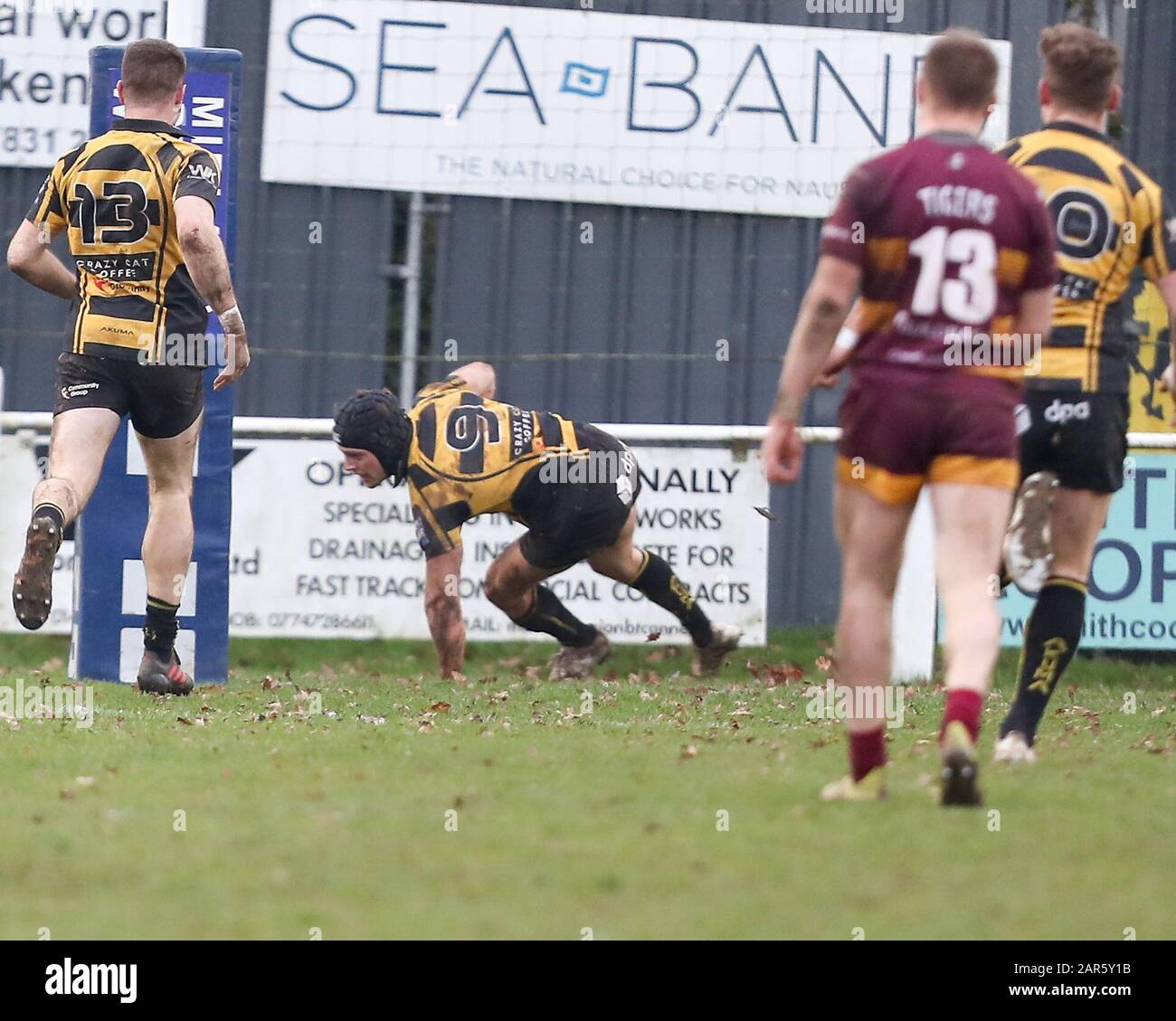 25.01.2020, Hinckley, Leicester, England. Rugby Union, Hinckley rfc v Sedgley Park rfc.   Ben Pointon scores a try for Hinckley during the RFU National League 2 North (NL2N) game played at the Leicester  Road Stadium. Stock Photo
