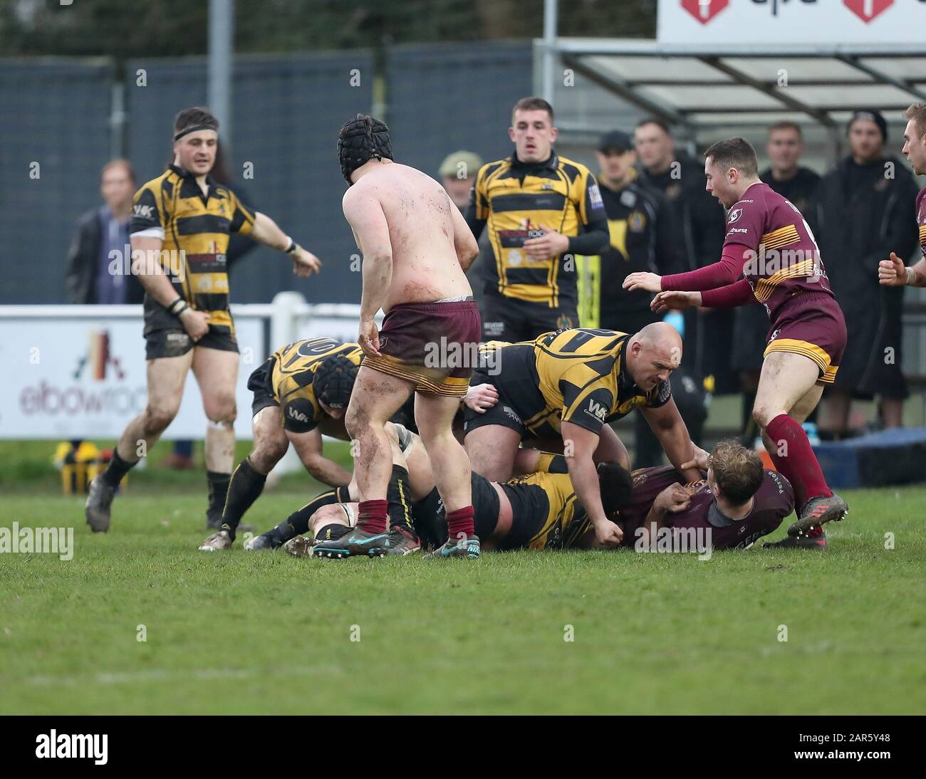 25.01.2020, Hinckley, Leicester, England. Rugby Union, Hinckley rfc v Sedgley Park rfc.   Thomas Coe of Sedgley Park plays on without his shirt during the RFU National League 2 North (NL2N) game played at the Leicester  Road Stadium. Stock Photo