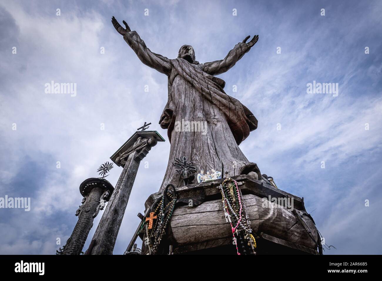 Wooden statue of jesus hi-res stock photography and images - Alamy