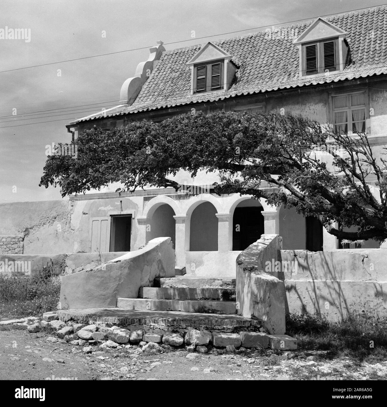 Netherlands Antilles and Suriname at the time of the royal visit of Queen Juliana and Prince Bernhard in 1955  Manor Habaai near Willemstad on Curaçao Date: 1 October 1955 Location: Curaçao, Dutch Antilles Keywords: buildings, country houses Stock Photo