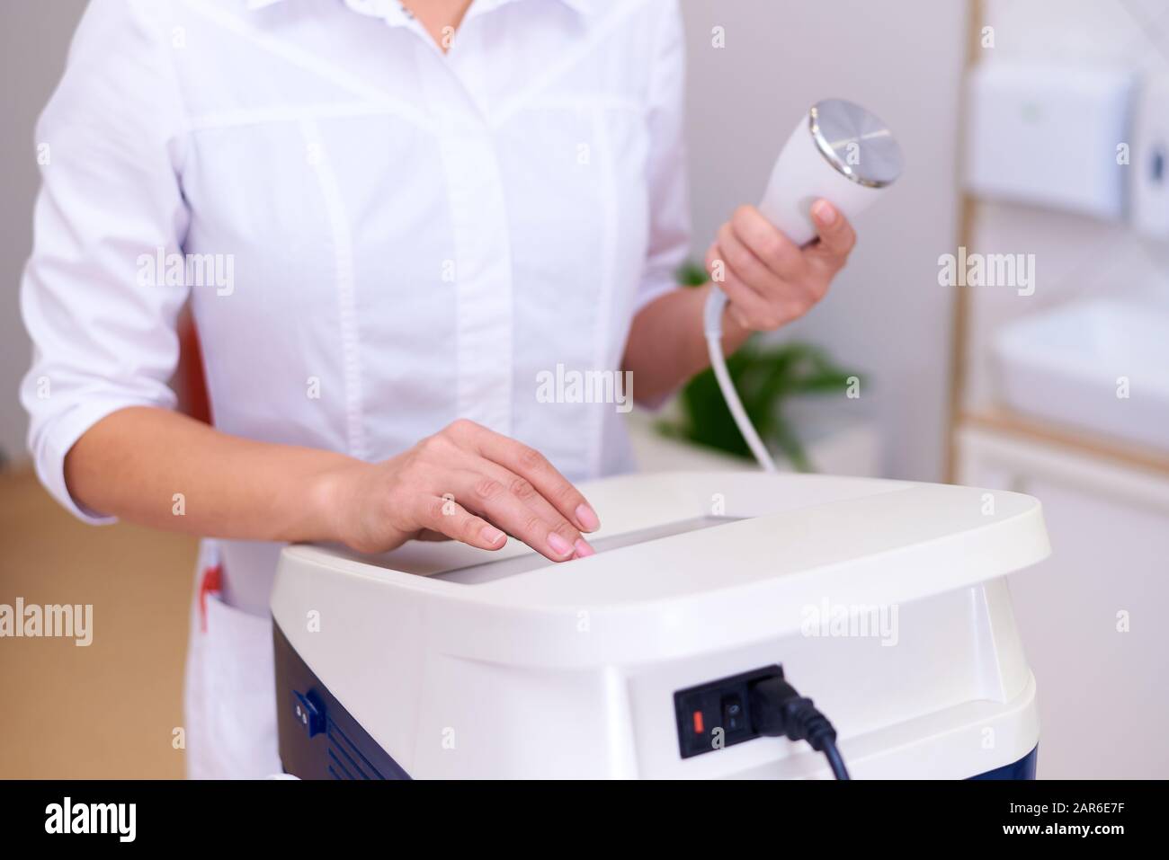Cavitation body hi-res stock photography and images - Alamy