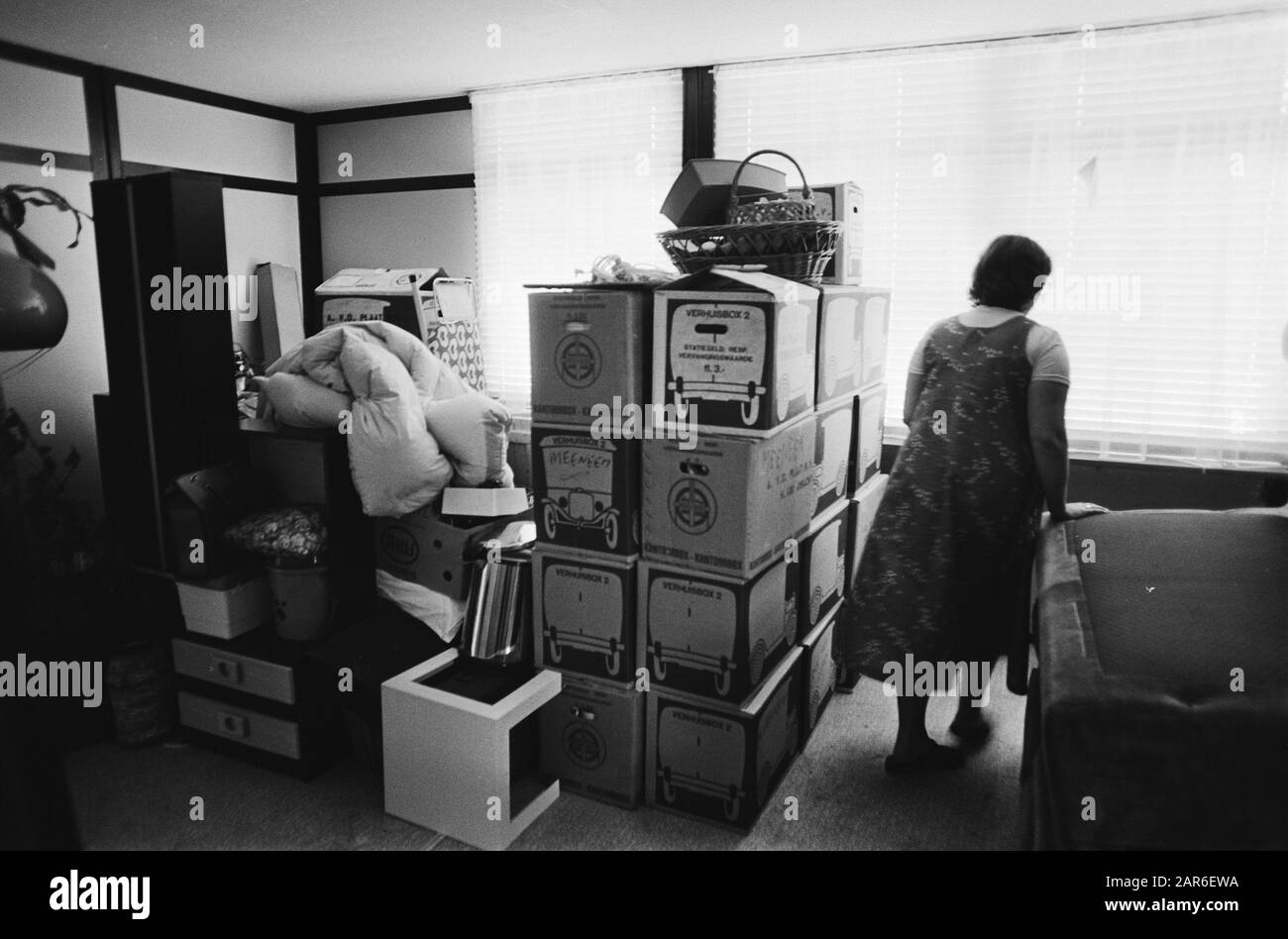 Massive relocation of residents from poisonous districts in Lekkerkerk to their temporary residences Date: May 20, 1980 Location: Lekkerkerk Stock Photo