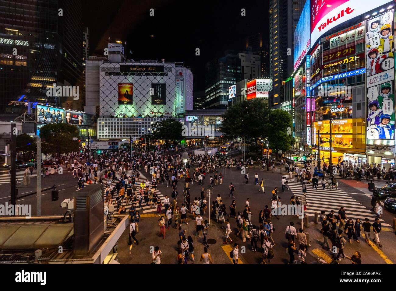 Night aerial view of Shibuya crossing, one of the most crowded crosswalks in the world. Tokyo, Japan, August 2019 Stock Photo