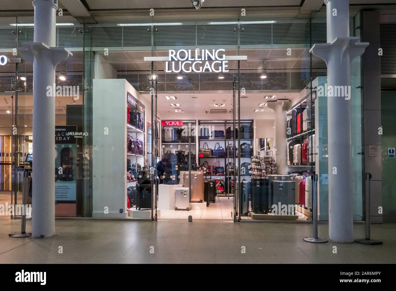 Rolling Luggage,Store,St Pancras Station,London,England Stock Photo - Alamy