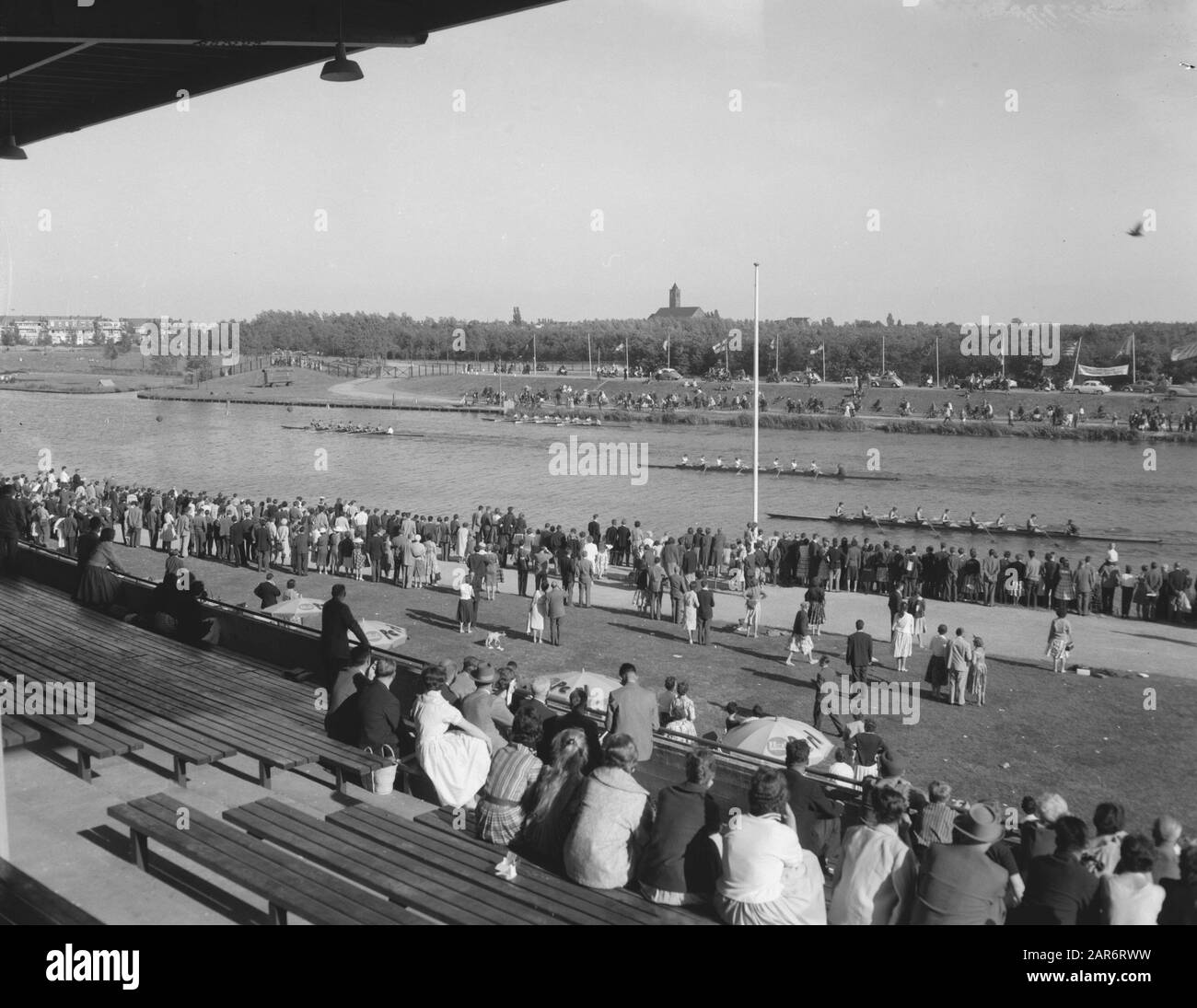 National rowing competitions at the Bosbaan in Amsterdam, fin licht