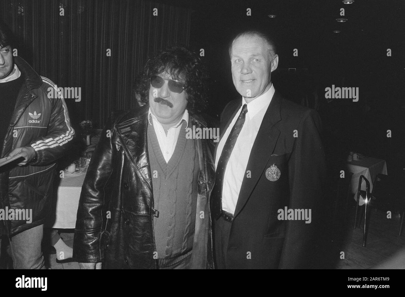 Photo Ancienne De Ruud Gullit – Concert Sur Scène – Footballeur – Années 80