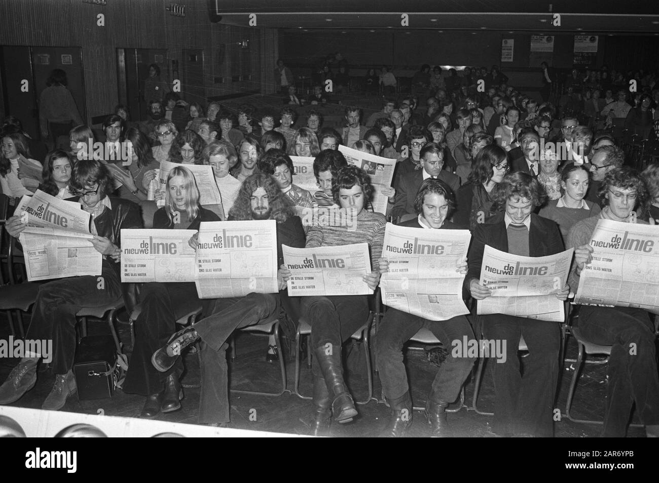 Nieuwe Linie Festival in Krasnapolsky Amsterdam Date: November 26, 1971 Location: Amsterdam, Noord-Holland Keywords: festivals Institution name: Krasnapolsky Stock Photo