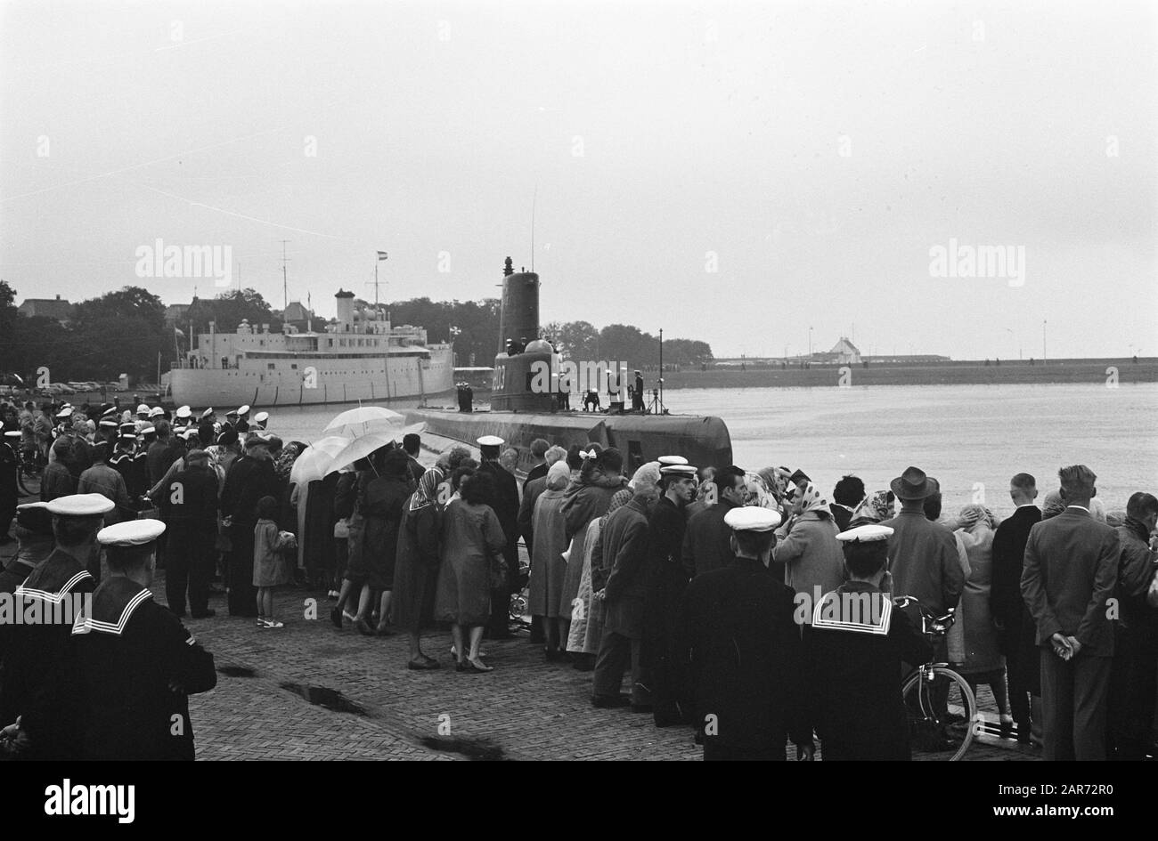 Submarine Sea lion back from New Guinea, mooring of the Sea Lion Date ...