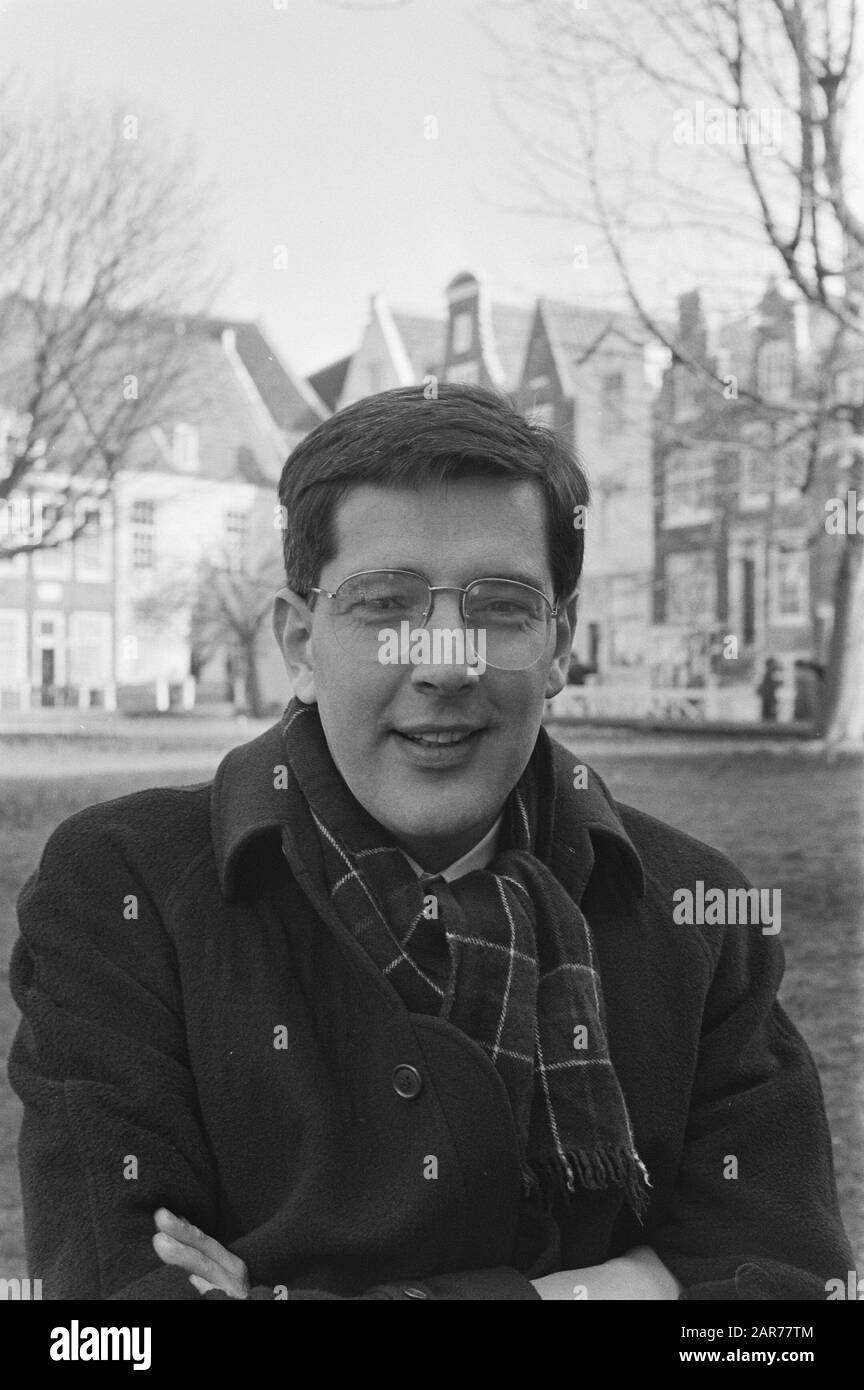 Assignment Katholiek Nieuwsblad, Begijnhof Amsterdam Date: March 18, 1985 Location: Amsterdam, Noord-Holland Personal name: Katholiek Nieuwsblad Institutionname: Begijnhof Stock Photo