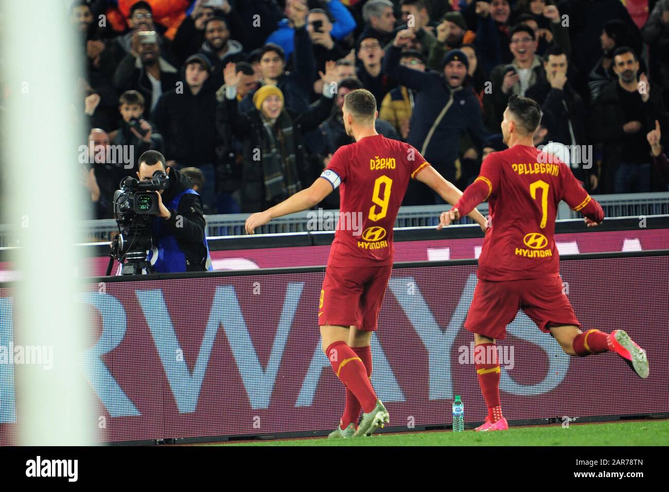 Happiness edin dzeko roma hi-res stock photography and images - Alamy