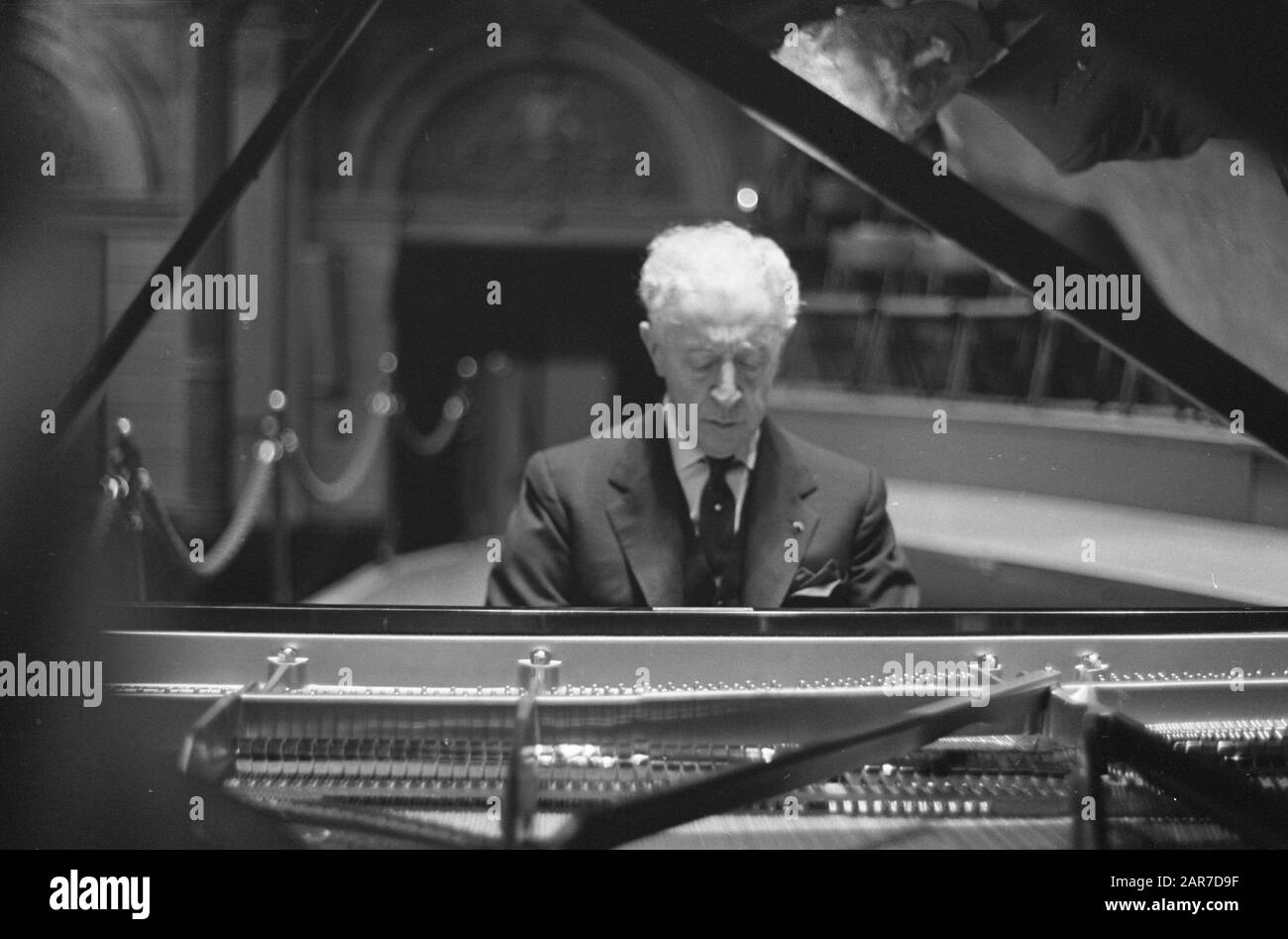 Arthur rubinstein hi-res stock photography and images - Alamy