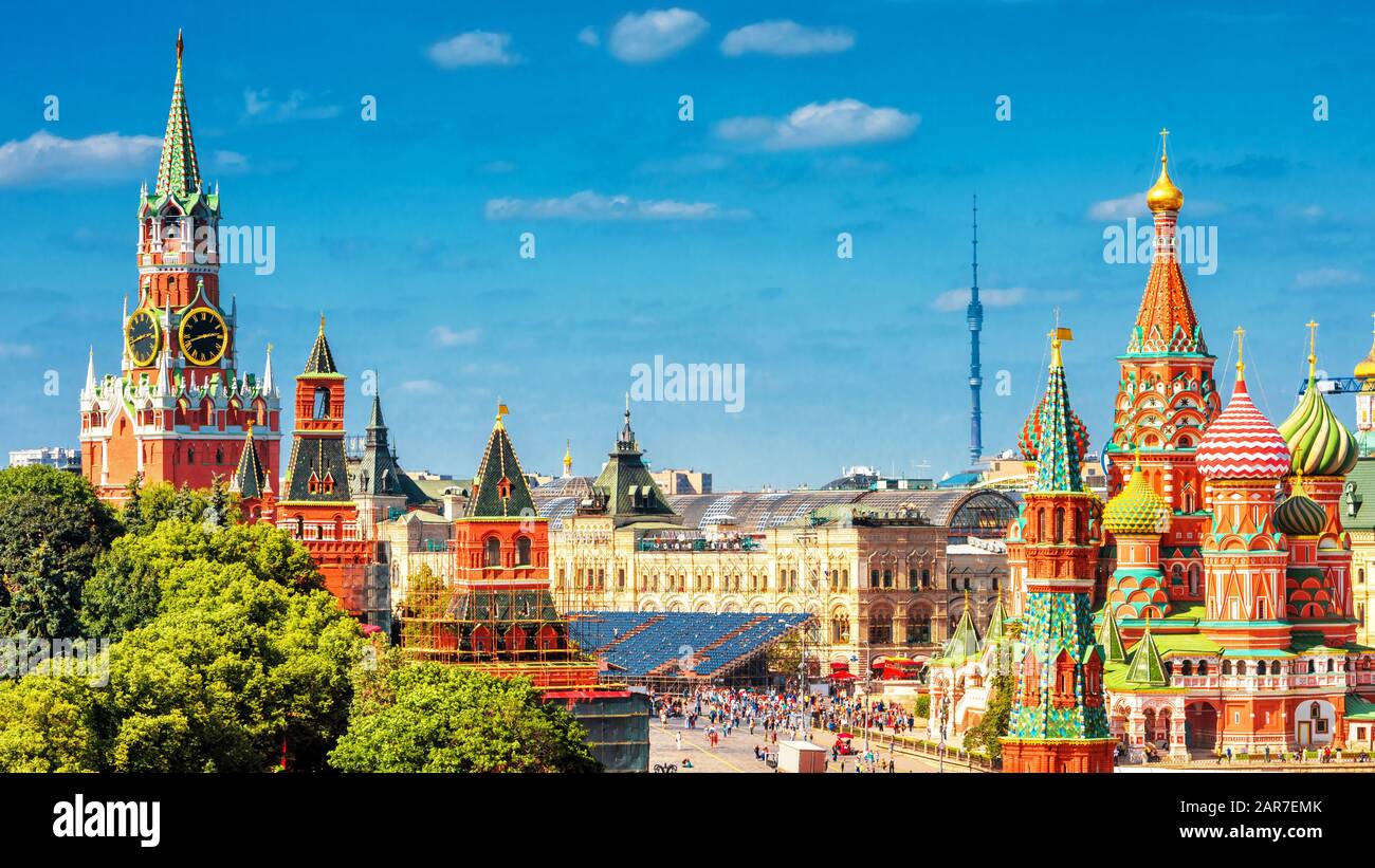 Panoramic view of the Red Square with Moscow Kremlin and St Basil's Cathedral in summer, Moscow, Russia. It is the best-known sights of Moscow. Beauti Stock Photo