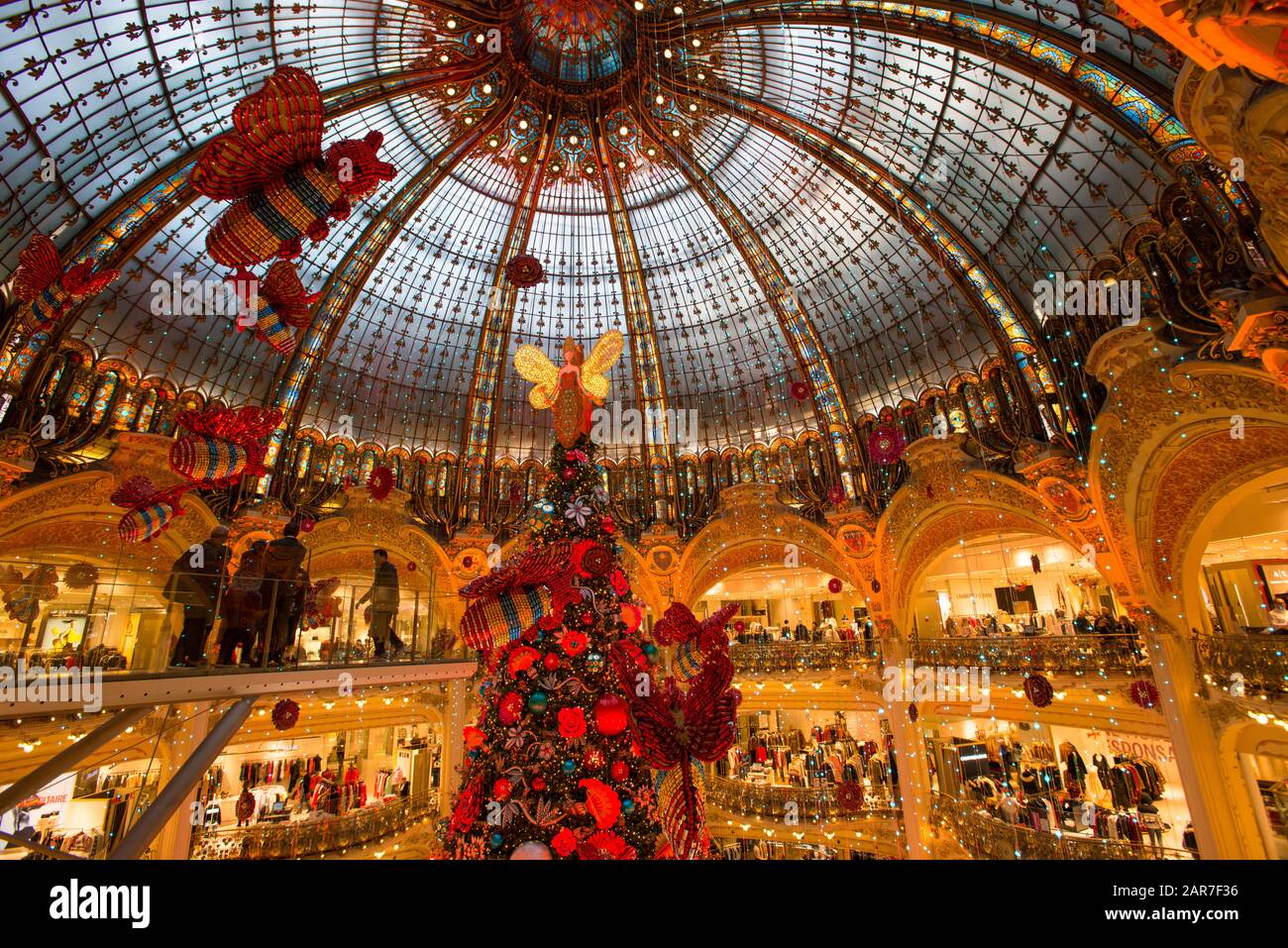 Les Galeries Lafayette Haussmann decorated for Christmas Stock Photo