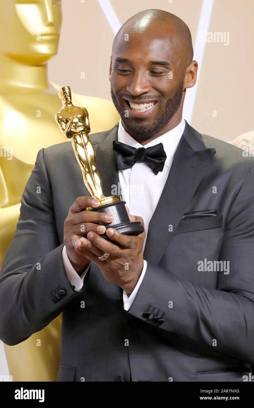 Hollywood, Ca. 04th Mar, 2020. Kobe Bryant, Glen Keane (best Animated Short Film) pose in the press room during the 90th Annual Academy Awards at Hollywood & Highland Center on March 4, 2018 in Hollywood, California. ( Credit: John Rasimus)/Media Punch ***France, Sweden, Norway, Denark, Finland, Usa, Czech Republic, South America Only***/Alamy Live News Stock Photo