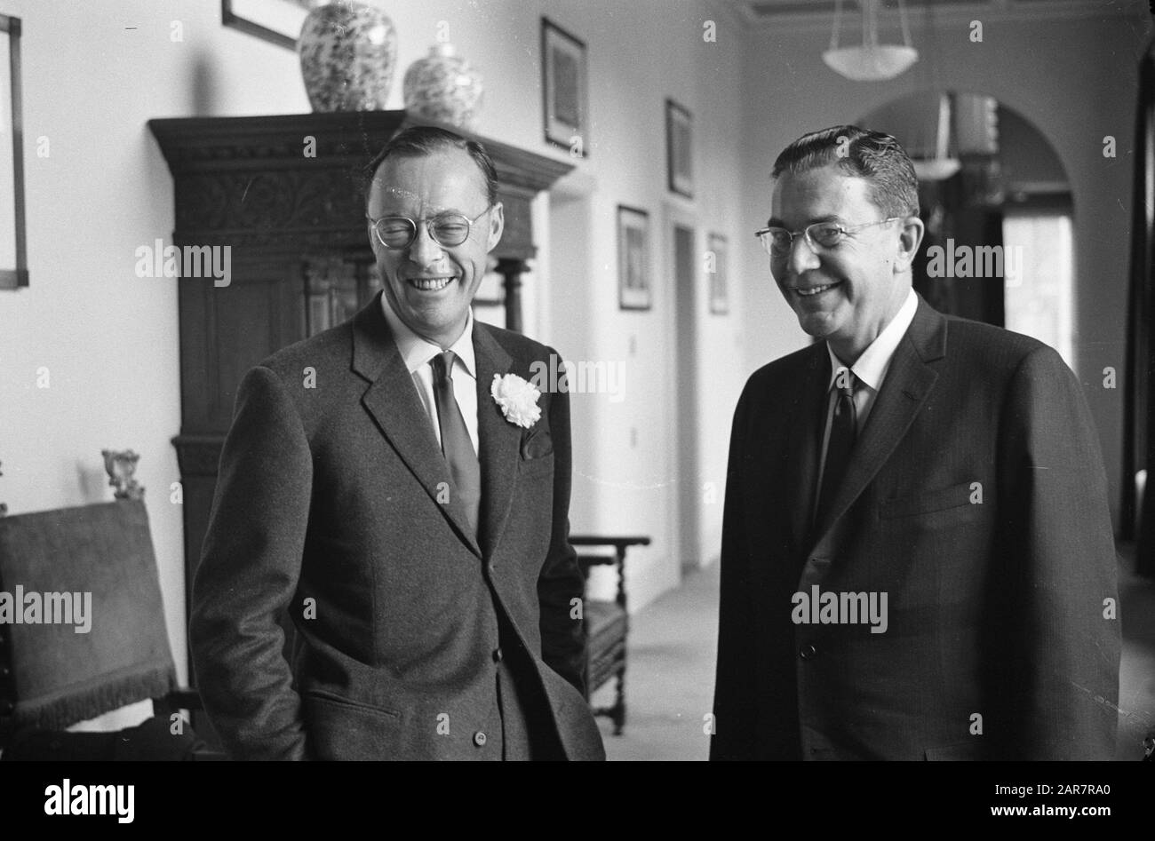 Prince Bernhard receives the governor of the American state of Georgia, Ernest Vandiver Date: March 30, 1962 Keywords: governors, royal house, receipts, princes Personal name: Bernhard (prince Nederland), Vandiver, S.E. Stock Photo