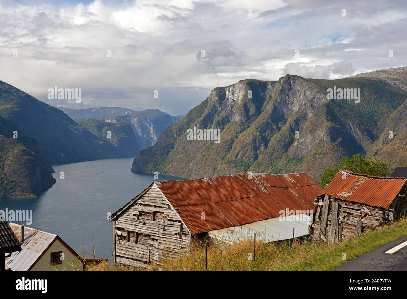 HOUSES OVERLOOKING THE AURLANDSFJORDEN, NORWAY Stock Photo