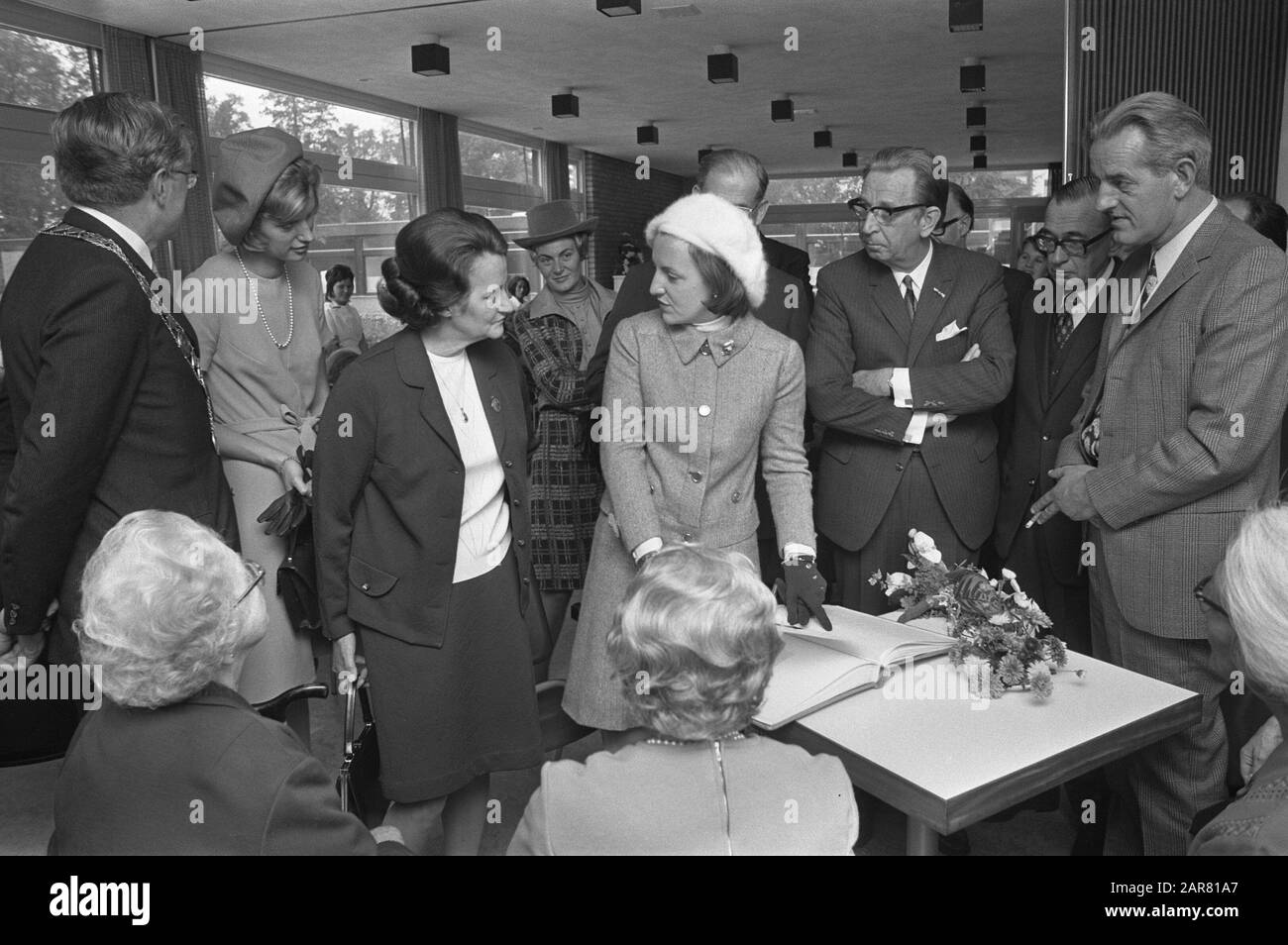 Repatriates zandhove hires stock photography and images Alamy