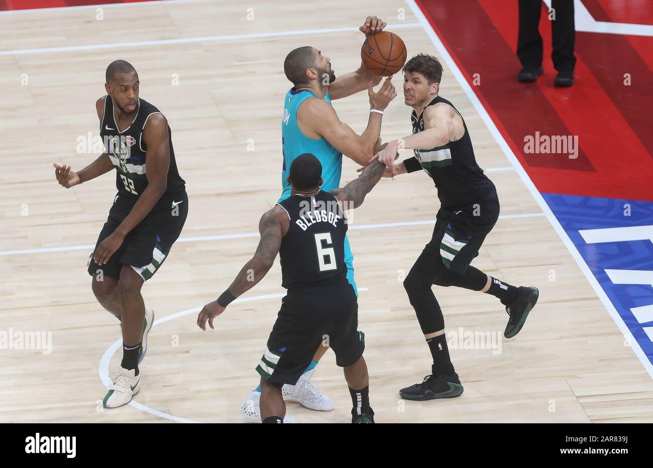 Nicolas Batum Of Charlotte Hornets And Eric Bledsoe Khris Middleton Kyle Korver Of Milwaukee Bucks During The Nba Paris Game 2020 Basketball Match Between Milwaukee Bucks And Charlotte Hornets On January 24 2020 At Accorhotels Arena In