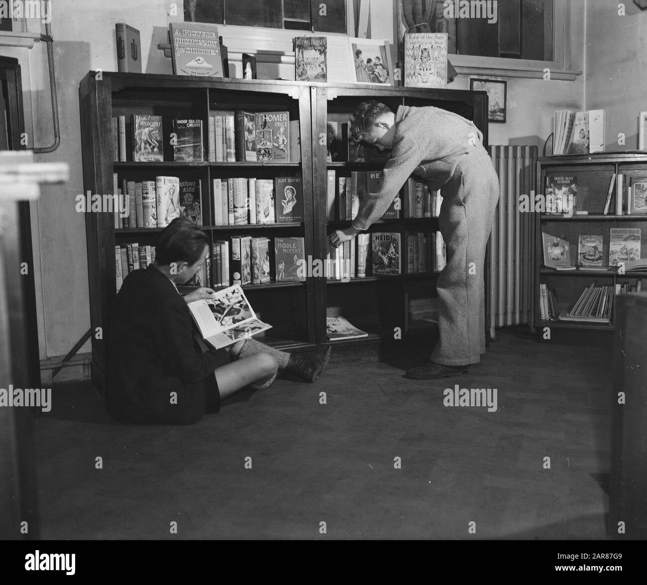 Children's reading room American children donated books to Dutch