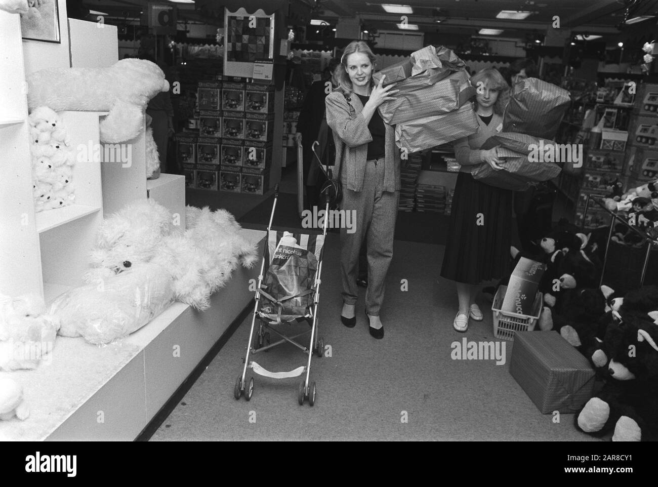 Shopping amsterdam Black and White Stock Photos & Images - Page 2 - Alamy