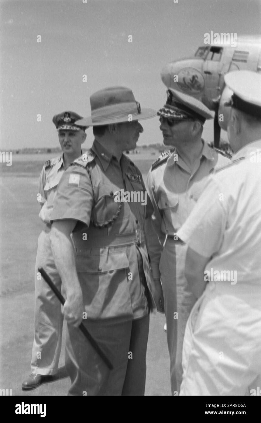 Arrival of General Montague Stopford  Sir Montague Stopford in conversation with Army Commander General Spoor. Left General Kengen. Seen on the back Vice Admiral Pinke Date: 7 November 1946 Location: Batavia, Indonesia, Jakarta, Kemajoran, Dutch East Indies Stock Photo