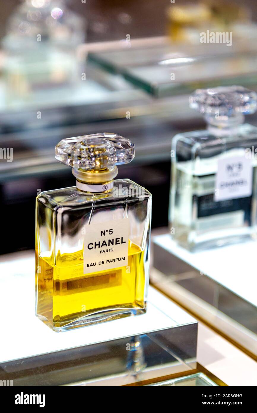 Chanel No 5 perfume on display at a department store Stock Photo