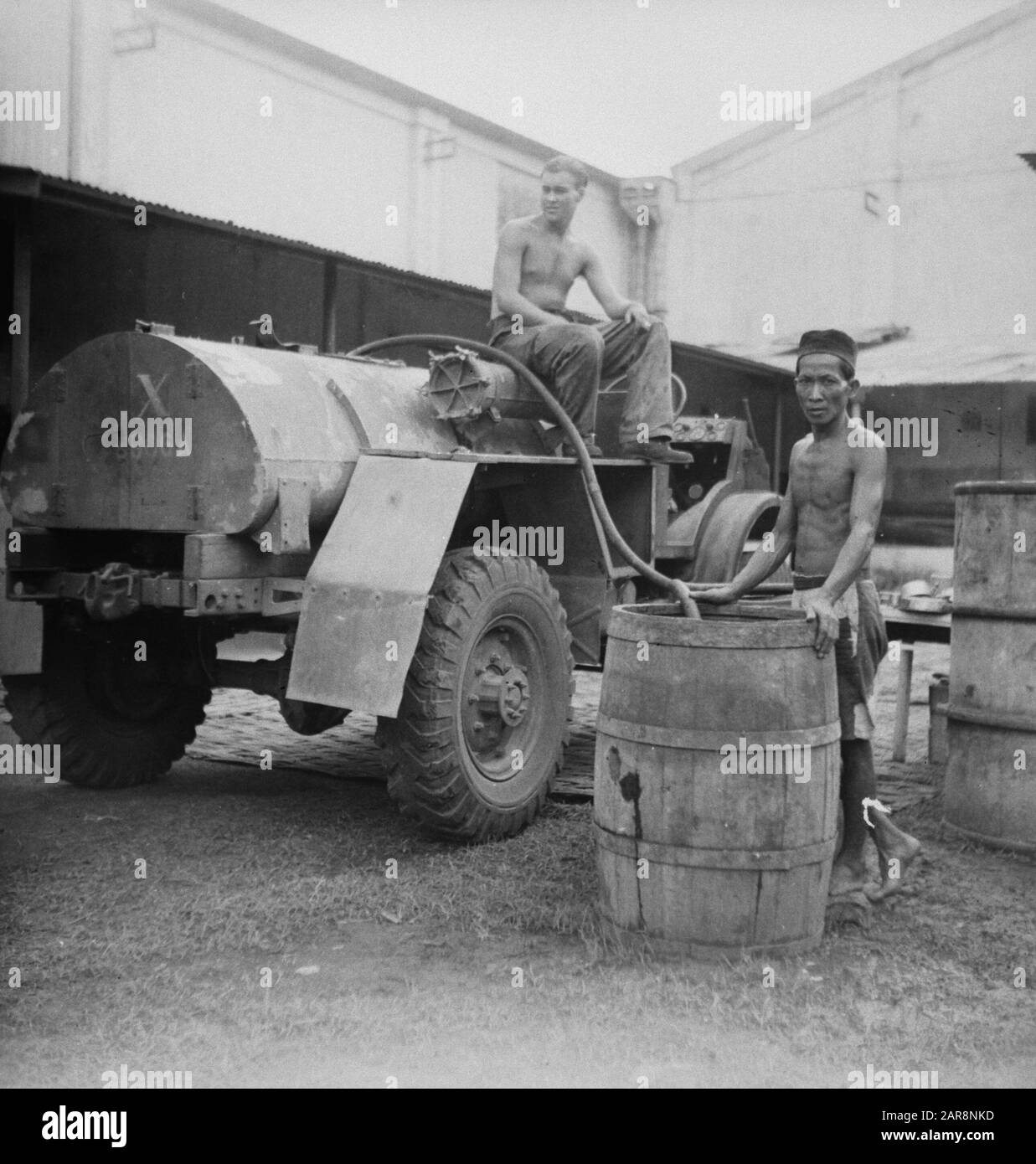 Front kitchen and canteen car (art. W.B.) [Refueling? Transferring