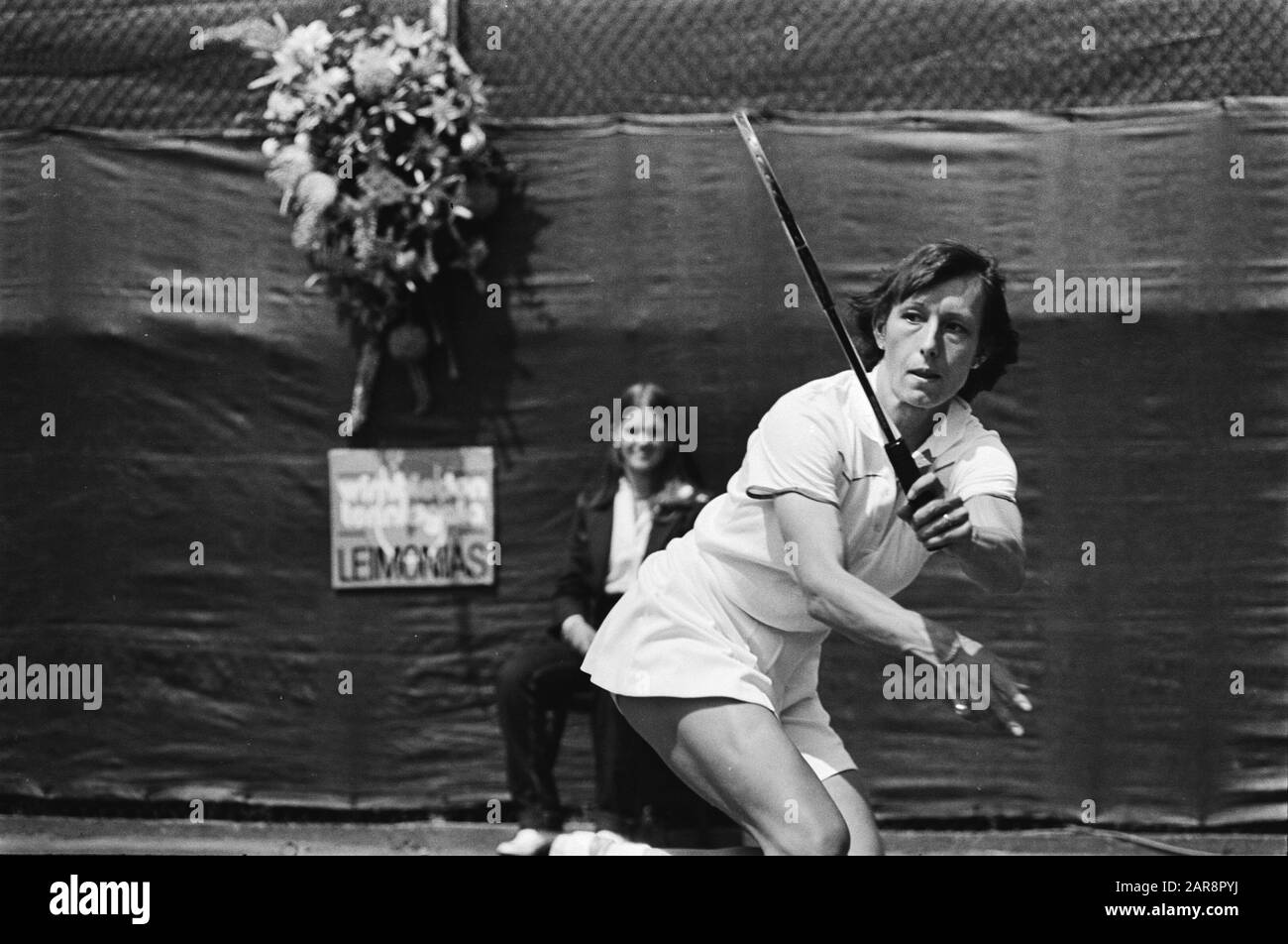 Tennis: Netherlands versus United States in The Hague; Navratilova in action Date: 6 July 1980 Location: The Hague, Zuid-Holland Keywords: tennis Stock Photo
