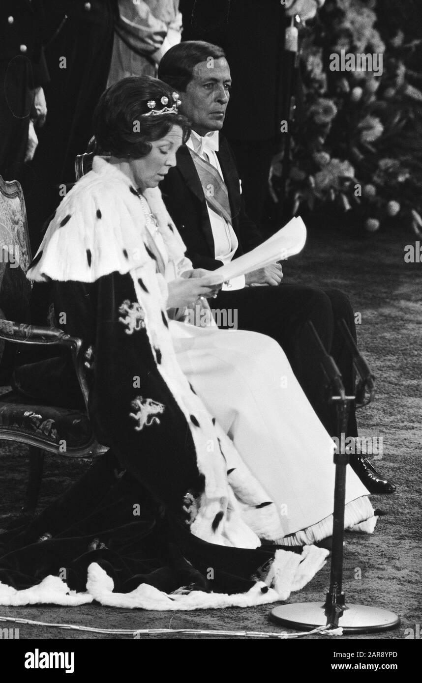 Speech queen beatrix Black and White Stock Photos & Images - Alamy