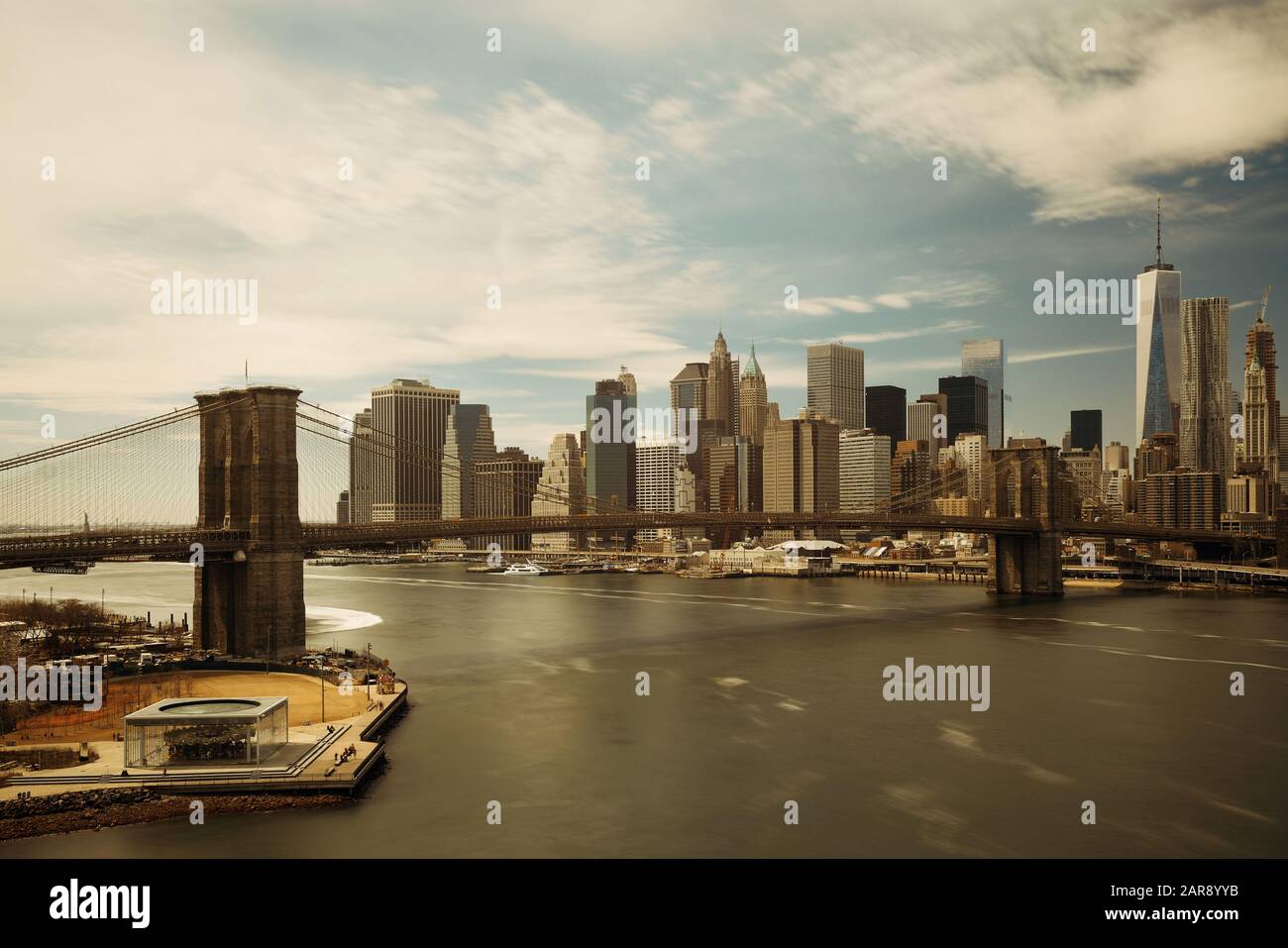 Brooklyn Bridge and downtown Manhattan skyline in New York City Stock ...