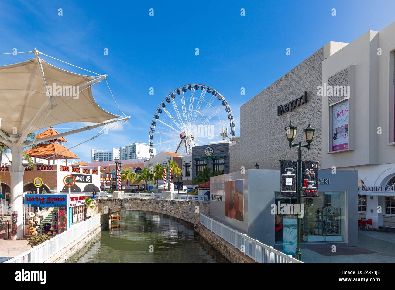 Cancun Mexico 20 December 2019 Biggest Cancun Shopping Mall