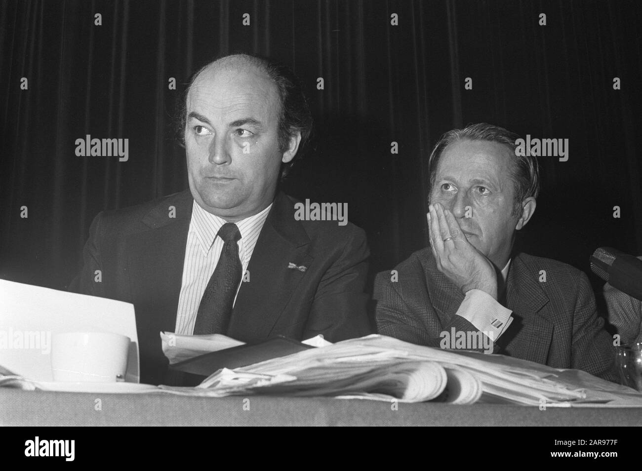 Assembly of the ARP party council in Zwolle, Second Chamber of political group chairman Aantjes and party chairman Veerman (r) number 12 Van Es, Boersma and Grosheide/Date: 30 September 1972 Location: Overijssel, Zwolle Keywords: Meetings, group chairmen Institution name: ARP Stock Photo