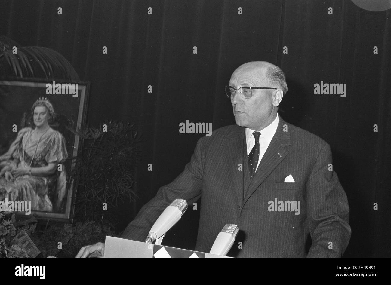 Seventy-five anniversary Wilhelmina Gasthuis, prof. dr. I. Boerema during speech Date: May 26, 1966 Location: Amsterdam Keywords: anniversaries, speeches, hospitals Personal name: Boerema, I. Institution name: Wilhelmina Guest House Stock Photo