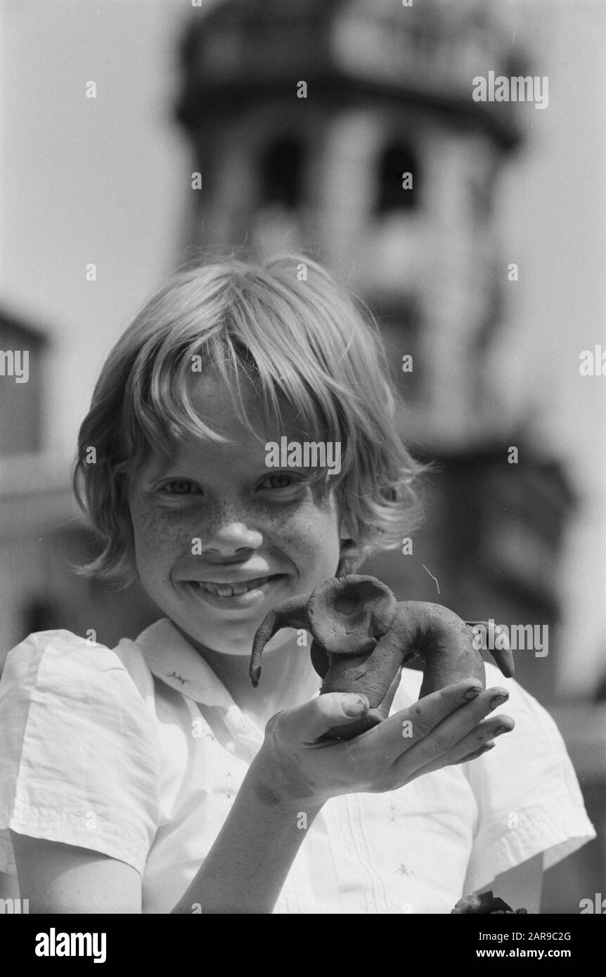 Vkf Holiday Children S Party In District Centre D Oude Stadt Children Modelling 11 Year Old Girl With Elephant Date 31 July 1961 Location Amsterdam Keywords Children Portraits Holiday Camps Stock Photo Alamy