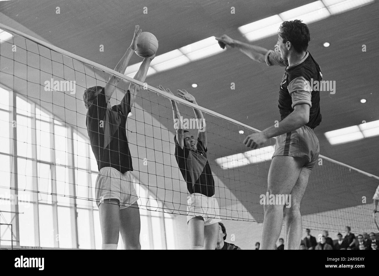 Volleyball Block against Dukla, Game Moments Date 19 March 1966
