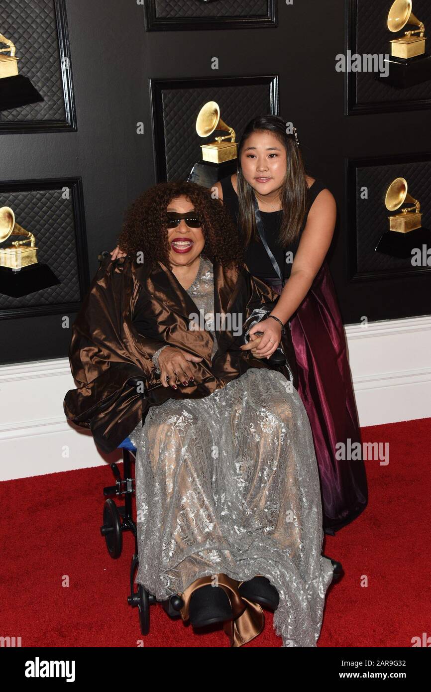 Los Angeles, CA. 26th Jan, 2020. Roberta Flack, Kira Koga  at arrivals for 62nd Annual Grammy Awards - Arrivals 2, STAPLES Center, Los Angeles, CA January 26, 2020. Credit: Priscilla Grant/Everett Collection/Alamy Live News Stock Photo